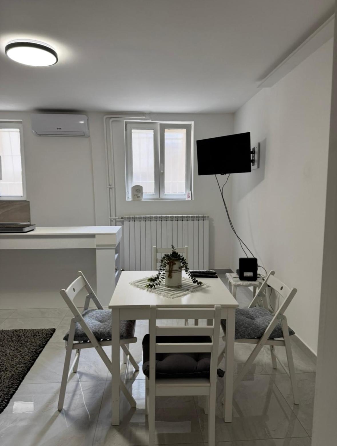 Apartamento Alexandar13 Belgrado Exterior foto